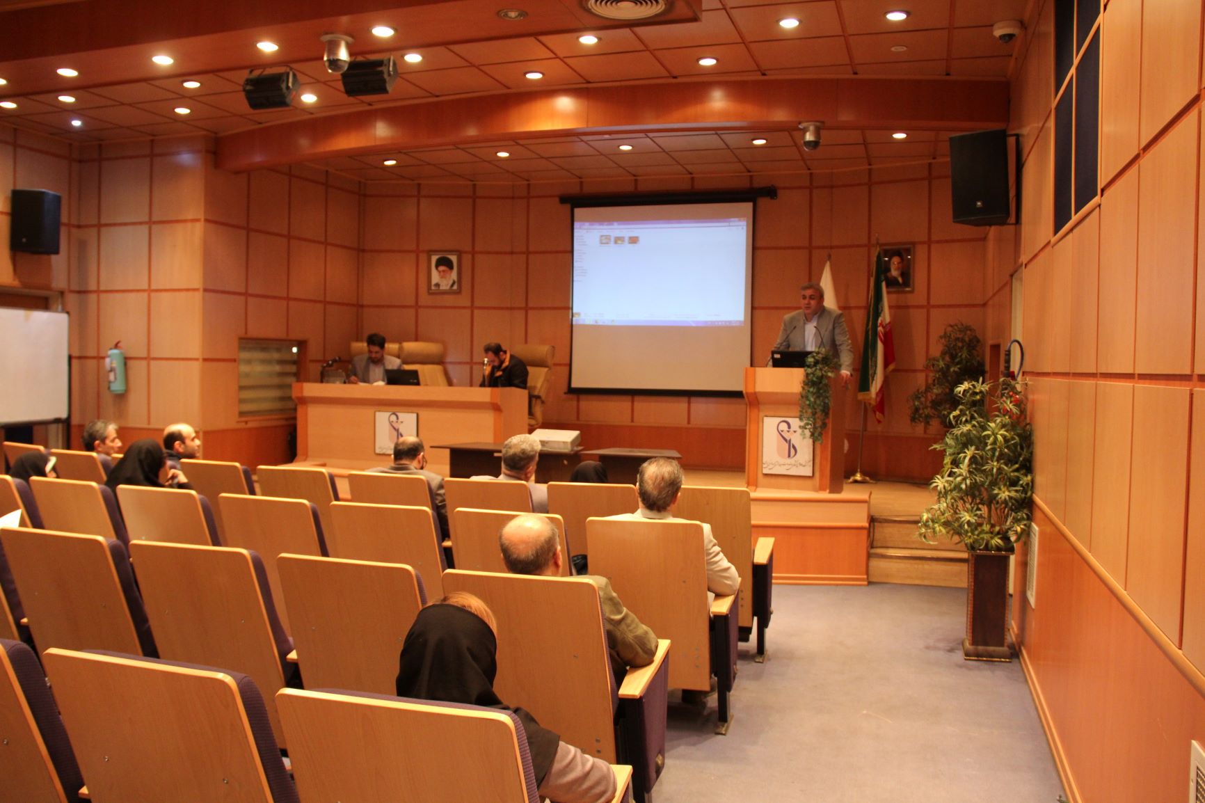 رویداد «نشست نمایندگان صندوق‌های سرمایه‌گذاری با مدیران عامل شرکت‌های فناور مرکز رشد دانشگاه ایران» برگزار شد